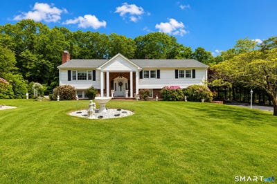 /international/us/106-greenwood-lane-monroe-ct-110108450354/