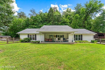 /international/us/519-country-oaks-drive-pigeon-forge-tn-110108586595/