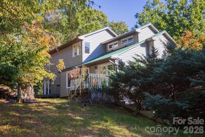 /international/us/79-pine-cone-drive-asheville-nc-110120418131/
