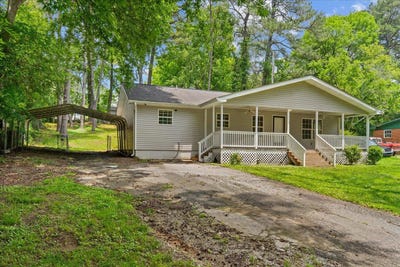 /international/us/724-shelly-lane-rossville-ga-110099637893/
