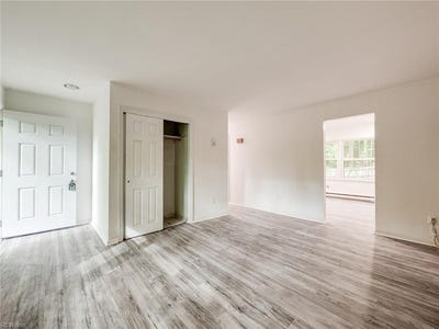 /international/us/604-e-woodland-drive-yorktown-va-110110131142/