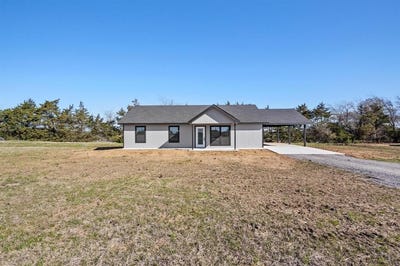 /international/us/32-private-road-33084-sumner-tx-110098180047/