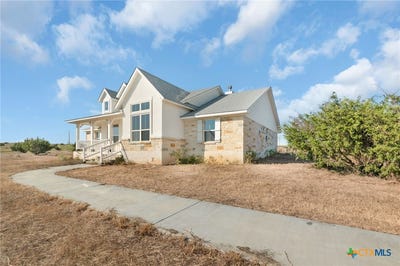 /international/us/1298-county-road-2337-lampasas-tx-110095013081/