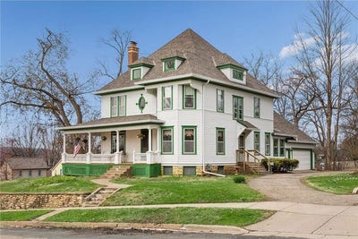 /international/us/209-orange-street-hudson-wi-110107629838/