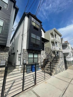/international/us/756-e-18th-st-paterson-city-nj-110098779263/?lang=zh-cn