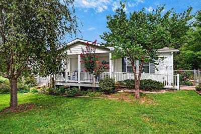 /international/us/52-cloverdale-ln-stuarts-draft-va-110119685221/