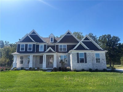 /international/us/32625-royal-troon-drive-avon-lake-oh-110120027335/