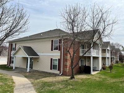 /international/us/2128-nw-156th-street-unit-19-clive-ia-110098626820/