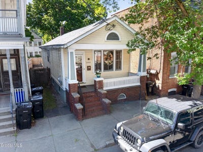 /international/us/2203-15th-street-troy-ny-110108706582/