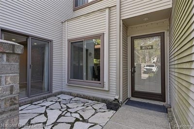 /international/us/20718-taft-road-northville-mi-110109962716/
