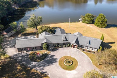 /international/us/6312-highway-17-helena-al-110120482241/