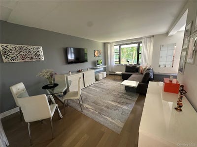 /international/us/35-stewart-place-mount-kisco-ny-110108472046/