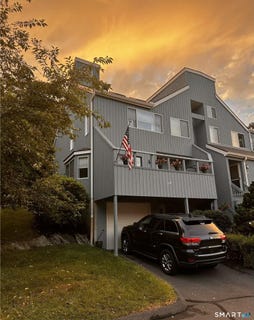 /international/us/264-sunwood-drive-shelton-ct-110119991321/