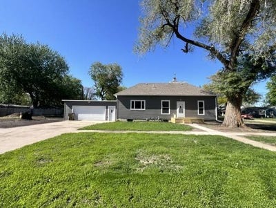 /international/us/803-11th-street-aurora-ne-110107866182/