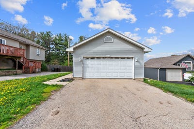 /international/us/5214-parkview-drive-mccullom-lake-il-110108819958/