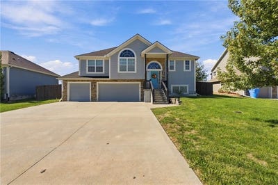 /international/us/824-n-oak-terrace-tonganoxie-ks-110120557852/