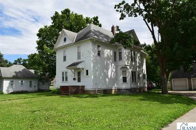 /international/us/216-cleveland-ave-w-winnebago-mn-110108772459/