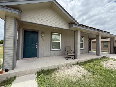 /international/us/405-st-joseph-del-rio-tx-110108364194/