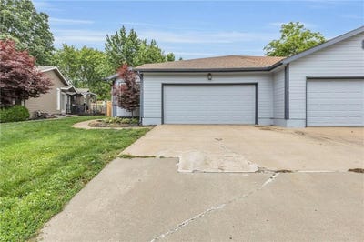 /international/us/1528-e-123rd-street-olathe-ks-110099829252/