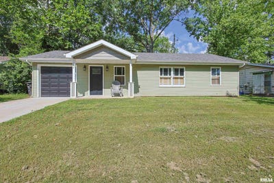 /international/us/302-s-gray-drive-carbondale-il-110100851752/