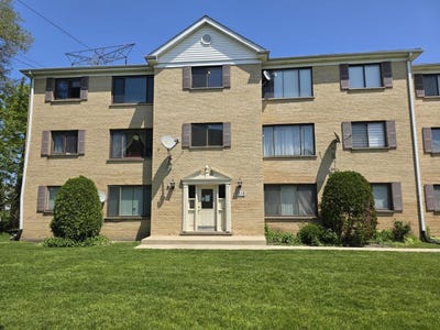 /international/us/9310-hamilton-court-des-plaines-il-110099908214/