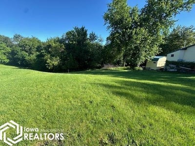 /international/us/5065-5066-skyline-drive-brooklyn-ia-110097613712/