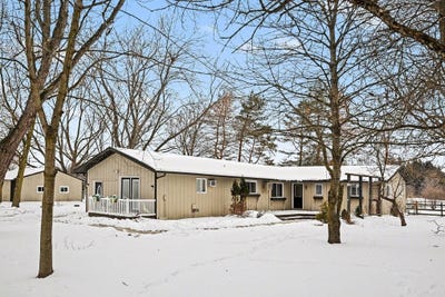 /international/us/325-w-delhi-road-ann-arbor-mi-110105384075/