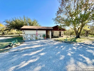 /international/us/59-la-motte-brackettville-tx-110097009566/