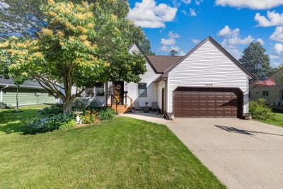 /international/us/1025-3rd-avenue-s-saint-james-mn-110108883049/