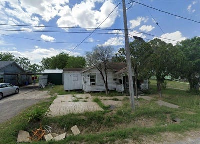 /international/us/516-n-francis-street-bishop-tx-110096861111/
