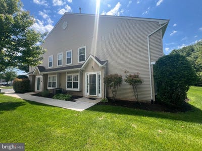 /international/us/2003-stokes-road-mount-laurel-nj-110108237550/