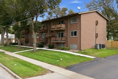 /international/us/4209-65th-street-urbandale-ia-110120087964/