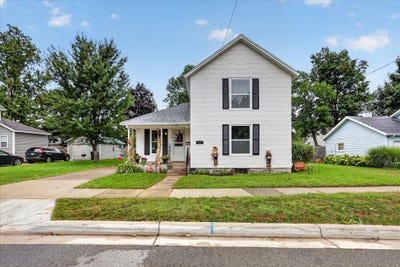 /international/us/124-washington-street-sparta-mi-110110237119/
