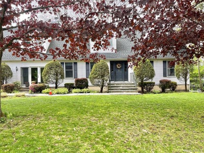/international/us/24-bonticou-view-drive-new-paltz-ny-110107840862/