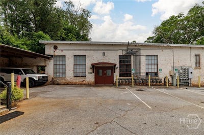/international/us/585-white-circle-athens-ga-110108737175/