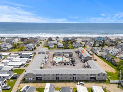 /international/us/68-kings-highway-hampton-nh-110108543494/