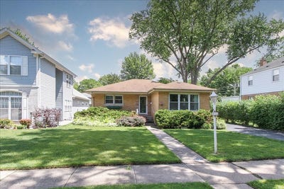 /international/us/831-s-mitchell-avenue-arlington-heights-il-110108721985/