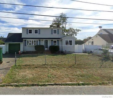 /international/us/410-elmore-street-central-islip-ny-110106156860/