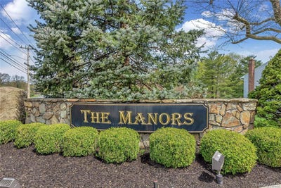 /international/us/6-manors-drive-jericho-ny-110108397144/