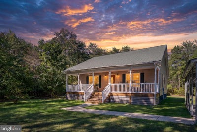/international/us/1824-longfield-road-colonial-beach-va-110120450638/