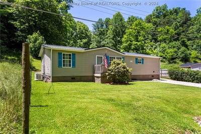 /international/us/709-waugh-branch-road-barboursville-wv-110092351458/