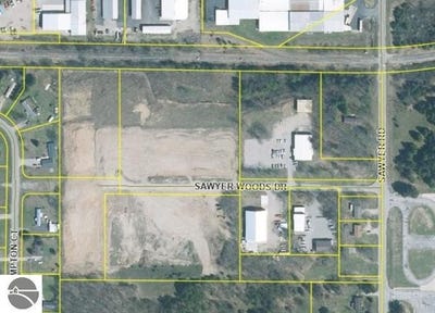 /international/us/5175-sawyer-woods-drive-traverse-city-mi-110107463728/