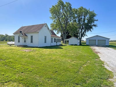 /international/us/1892-county-road-1850n-cisne-il-110108021892/