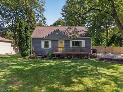/international/us/14269-niagara-drive-strongsville-oh-110120092826/