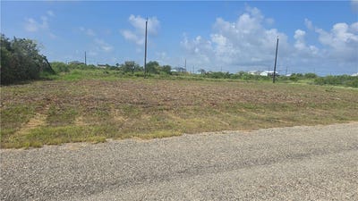 /international/us/237-239-w-club-oak-lane-lot-237-rockport-tx-110108478183/