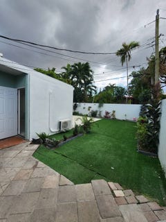 /international/us/4100-nw-5th-st-miami-fl-110105281369/