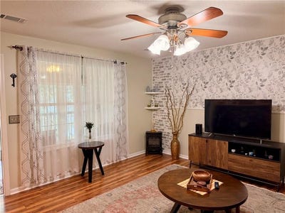 /international/us/2405-ne-68th-street-gladstone-mo-110106528005/
