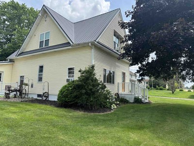 /international/us/1370-dodgeville-street-highland-wi-110100531414/