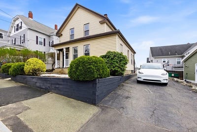 /international/us/9-robbins-street-waltham-ma-110108383719/