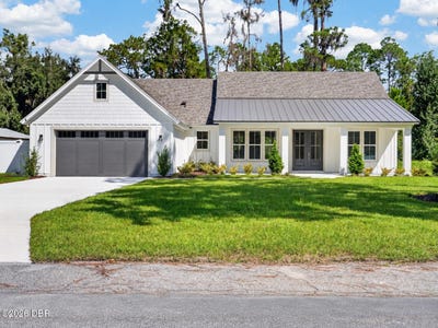 /international/us/104-eberhard-avenue-palatka-fl-110110362569/